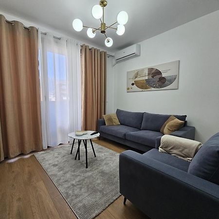 Valentino Zirkon Tirana Exterior foto